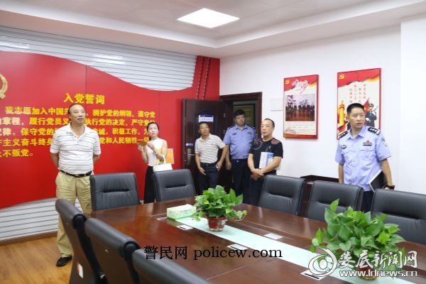 胡红湘:法治文化不是挂在墙上的标语,要真正走进干警心里、走进群众的生活里 胡红湘:法治文化不是挂在墙上的标语,要真正走进干警心里、走进群众的生活里