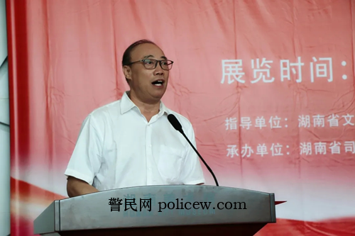胡红湘:法治文化不是挂在墙上的标语,要真正走进干警心里、走进群众的生活里 胡红湘:法治文化不是挂在墙上的标语,要真正走进干警心里、走进群众的生活里