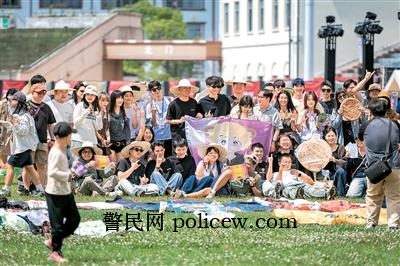 跟着音乐节“回南丹”
