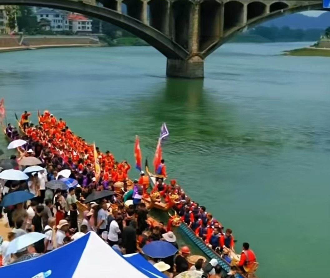 夫夷江畔,大端午的千年回响 ——一江碧水长流里的故土文脉与游子归途 夫夷江畔,大端午的千年回响 ——一江碧水长流里的故土文脉与游子归途