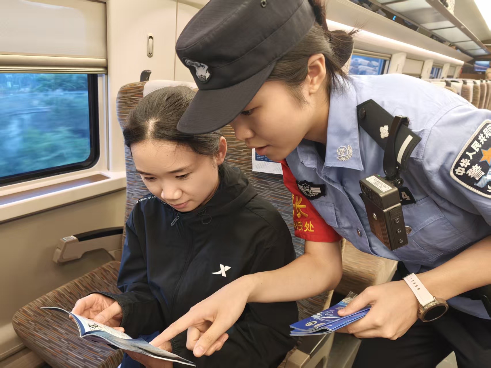 深耕车厢宣传阵地 筑牢铁路禁毒屏障 深耕车厢宣传阵地 筑牢铁路禁毒屏障