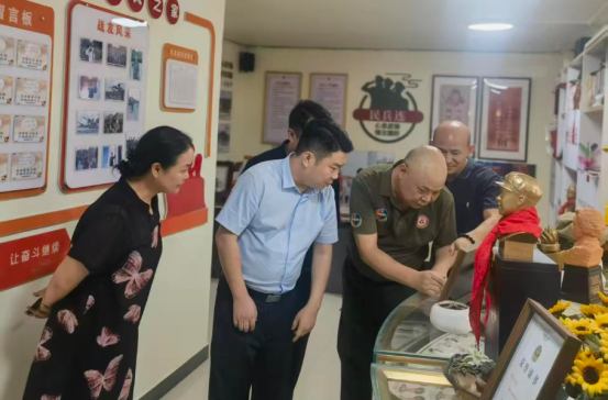 探索雷锋精神|湖南政法美术馆、警民网管委会一行走访《雷锋》杂志社湖南通联站 探索雷锋精神|湖南政法美术馆、警民网管委会一行走访《雷锋》杂志社湖南通联站